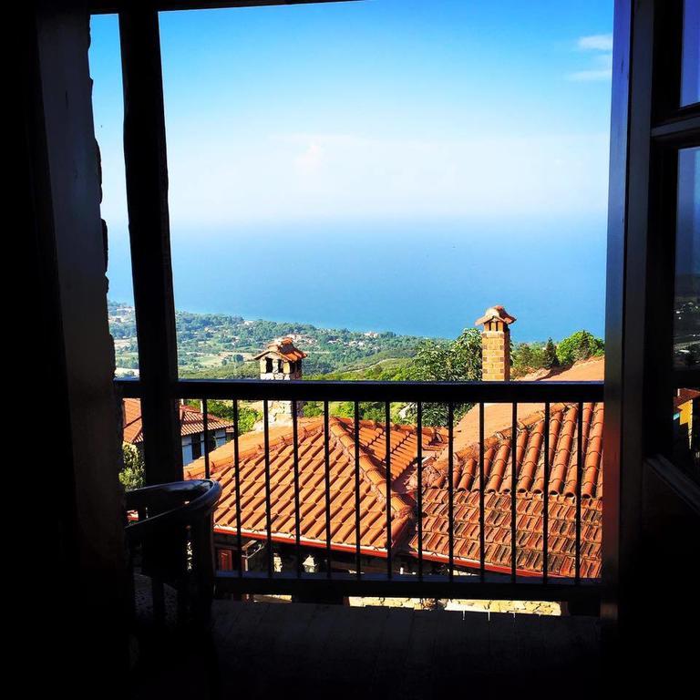 Enastron Guesthouse Palaios Panteleimonas Room photo