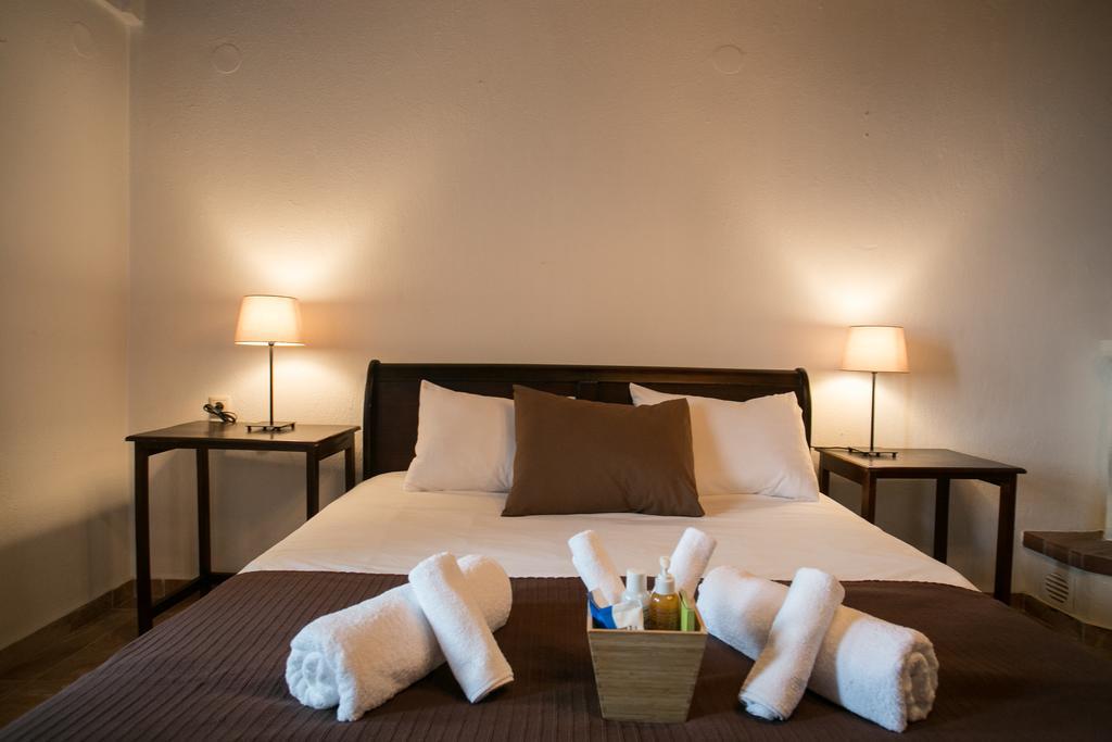 Enastron Guesthouse Palaios Panteleimonas Room photo