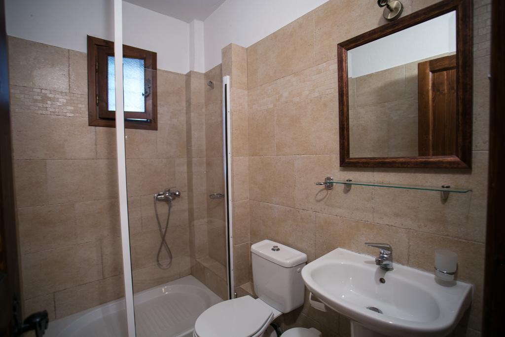 Enastron Guesthouse Palaios Panteleimonas Room photo