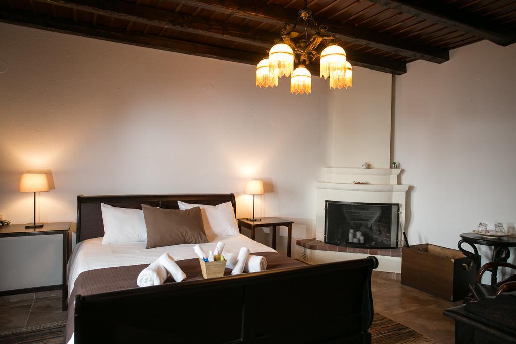 Enastron Guesthouse Palaios Panteleimonas Room photo